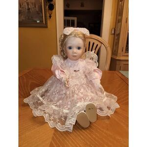 Vintage Franklin Mint little girl porcelain doll